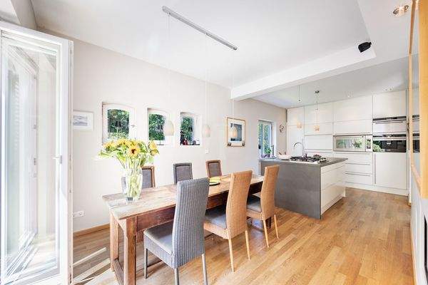 Essbereich und offene Küche