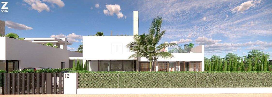 Detached Villas Inside an Exclusive Complex in Los Alcázares