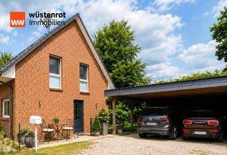 Doppelcarport mit Abstellraum direkt beim Hauseingang