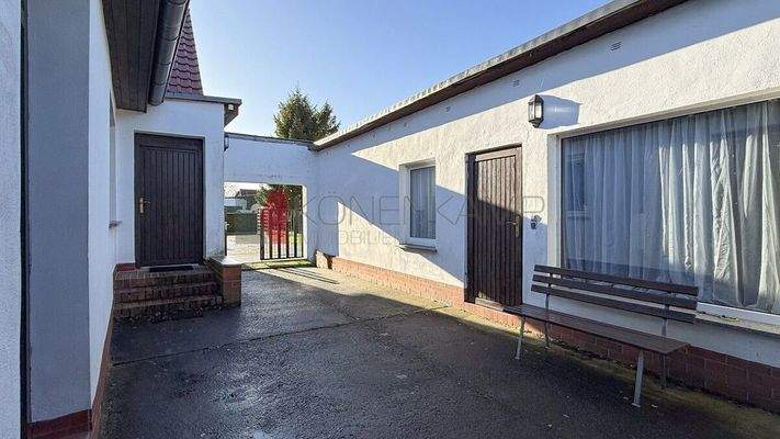 Innenhof mit Eingang