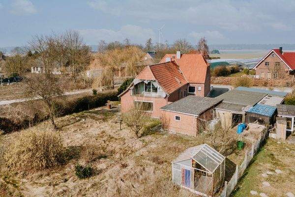 Ruhige, naturnahe Lage mit idyllischem Umfeld.