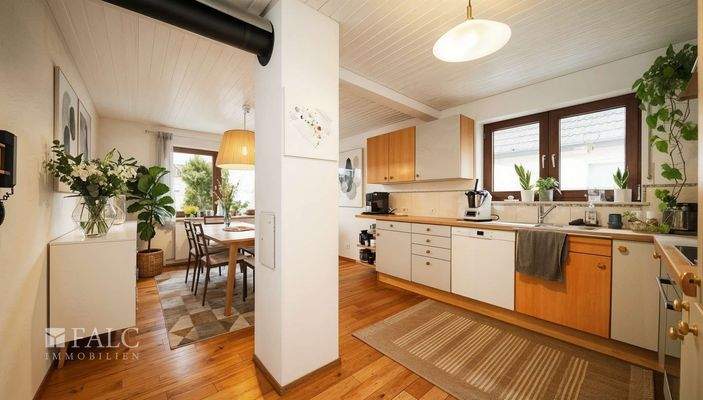 Offene Küche mit Essbereich