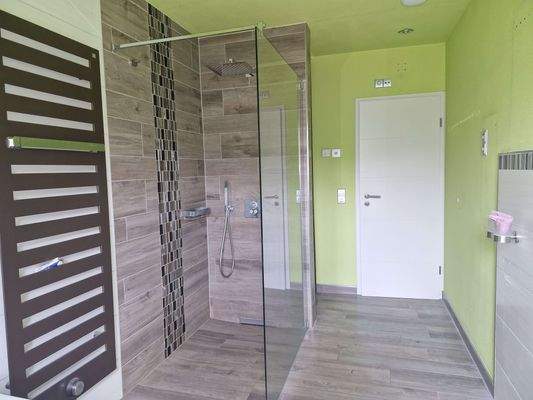 Badezimmer Wohnung 2 DG