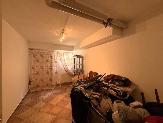 Wohnkeller / Zimmer mit Tageslicht