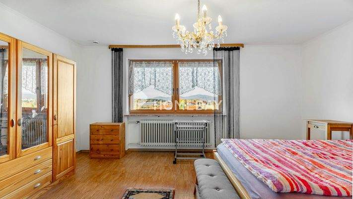 1. OG Schlafzimmer 2