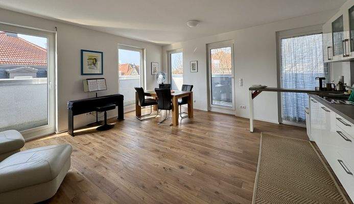 Wohn-Essraum mit EBK