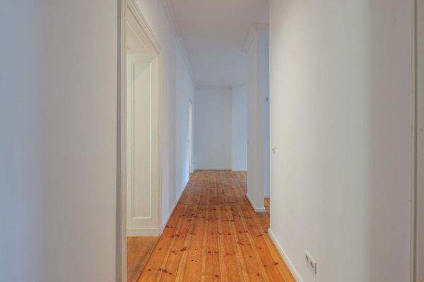 Flur, Blick von Wohnungstür