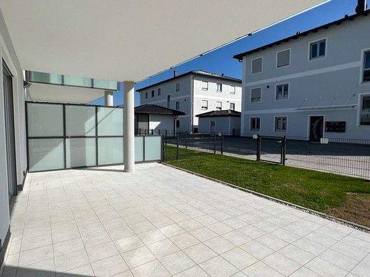 Beispielfoto_Bild 06_EG_Terasse.jpg