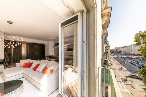 Wohnzimmer mit Blick Richtung Oper