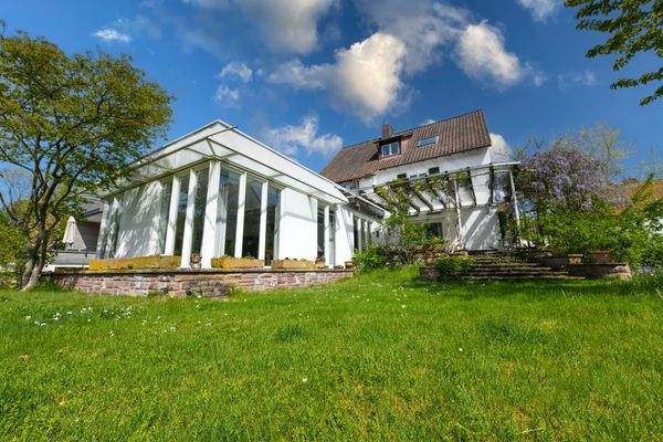 Gartenansicht des Wohnhauses