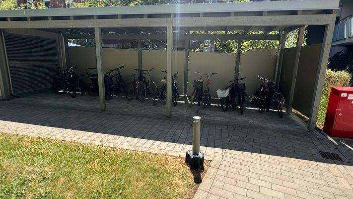 Fahrrad Carport.jpg