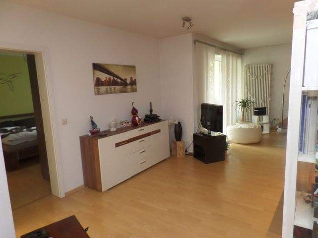 gemütliche 2- Zimmer- Wohnung mit Balkon, in zentraler Lage - Foto 1