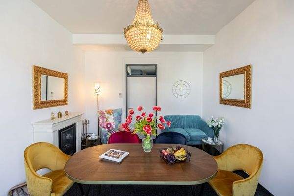 Ausgefallener Besprechungsraum