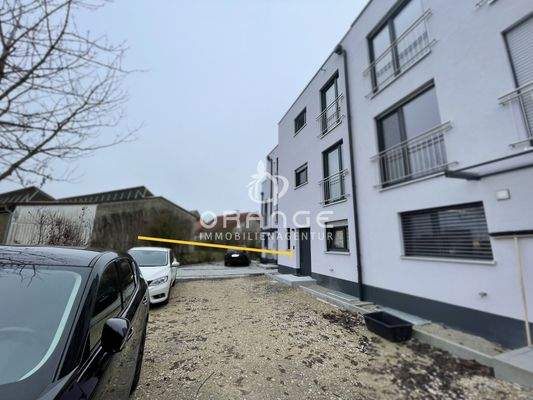 Vorm Haus und im Garten wartet noch ein wenig Arbeit