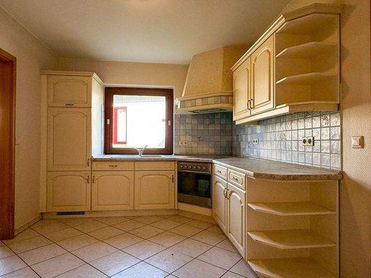 Küche mit Einbauküche