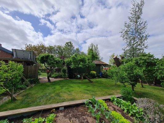 Schön angelegter Garten