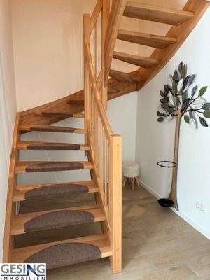 Treppe ins Obergeschoss