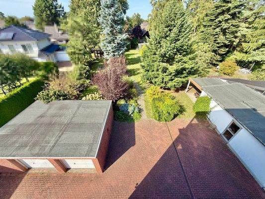 Garage, Hof, Nebengebäude