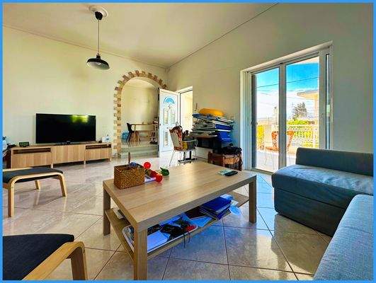 ca8ca83bf9c44a3bbb4570e47bcf38c6-original