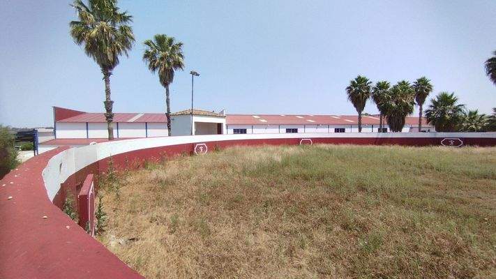 2536M Andalusien, Arcos de la Frontera, finca mit Lagerhallen, Stierkampfarena, Haus, Eventlocation zu verkaufen
