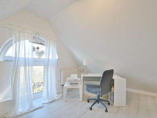 Möglichkeit für ein Büro im Spitzboden