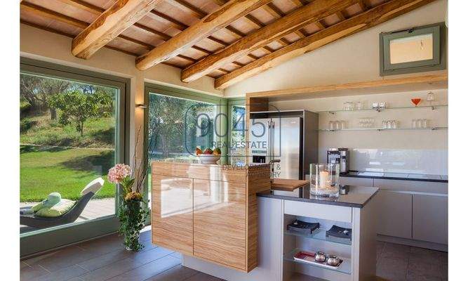 Luxusvilla mit Gästehaus und Panoramablick – Nähe Adria, Marken