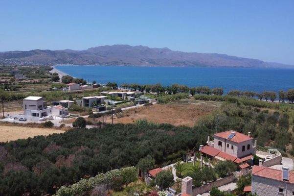 Kreta, Tavronitis: Schönes Grundstück mit Meerblick und hoher Baukapazität zu verkaufen