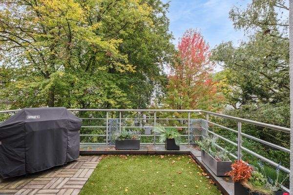 Balkon mit Privatsphäre und Blick ins Grüne