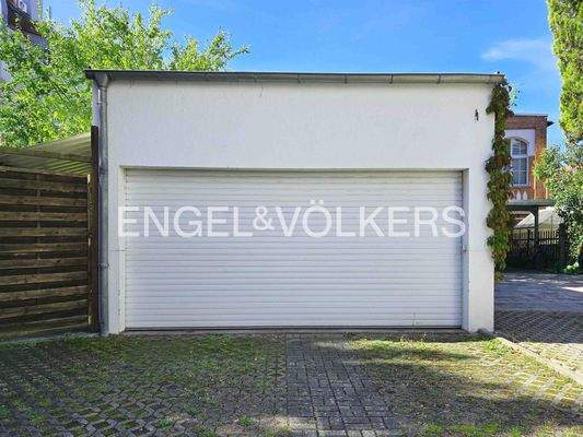 Garage mit 1 Duplex-Stellplatz