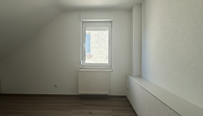 Kinderzimmer/Büro (DG)