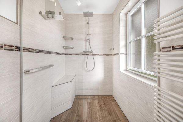 Badezimmer im Obergeschoss