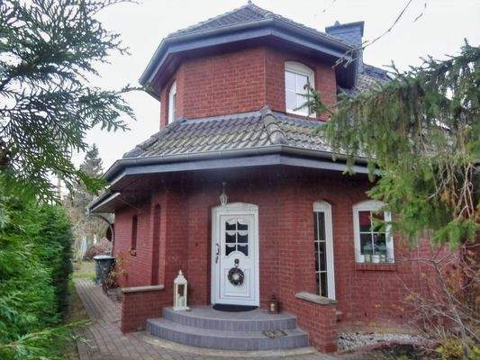 straßenseitige Ansicht