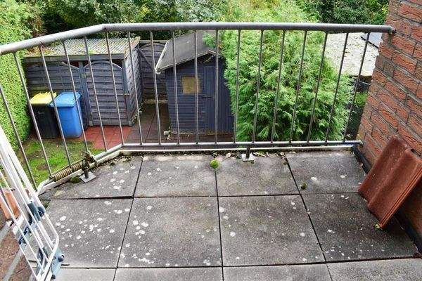 Kleiner Balkon vor Kinderzimmer