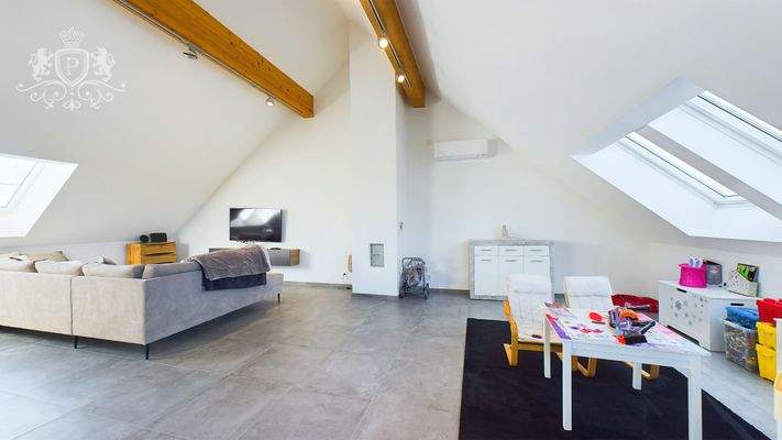 Wohneinheit 2 - Wohnzimmer / Küchenbereich - 2.OG