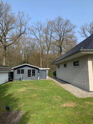 Geräte- und Fahrradschuppen