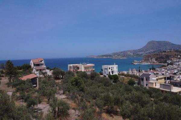 Kreta, Kalyves: Weitläufiges Grundstück mit Meerblick zu verkaufen