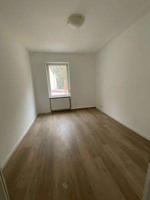 Schlafzimmer 2. OG rechts.JPG