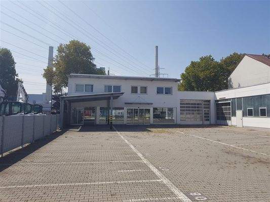 Parkplatz Rückseite