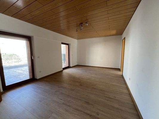 Haus-Gießen-Marburger-Straße-30-50120-001-WE01-Zim