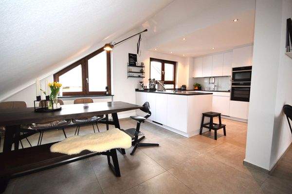 Essbereich mit offener Küche