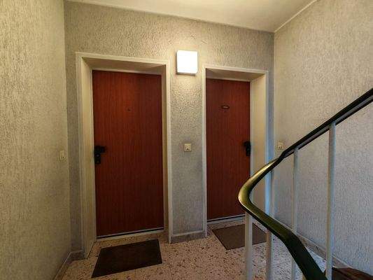 Wohnungstür (links)