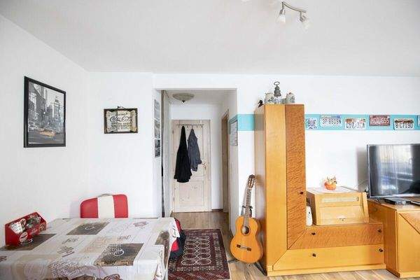 DG links: Wohnzimmer