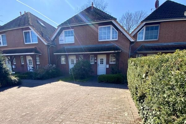 Stellplatz vorm Haus