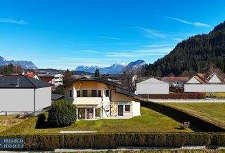 KUNDL - Einfamilienhaus - Hausansicht mit Gartenfläche