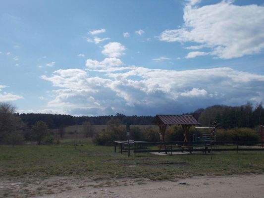 Blick vom Dorf zum Forsthaus