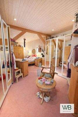 Schlafzimmer mit Ankleidezimmer