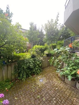 Terrasse und Garten.jpg