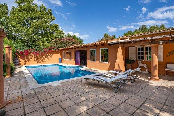 Herrlicher Pool- und Terrassenbereich