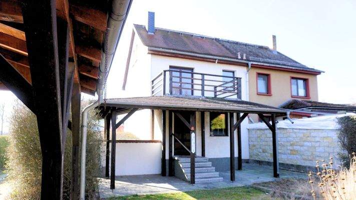 Rückansicht mit Eingang