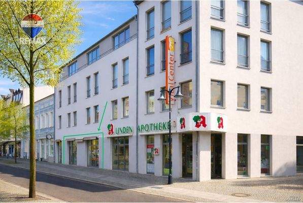 Straßenfront mit Markierung